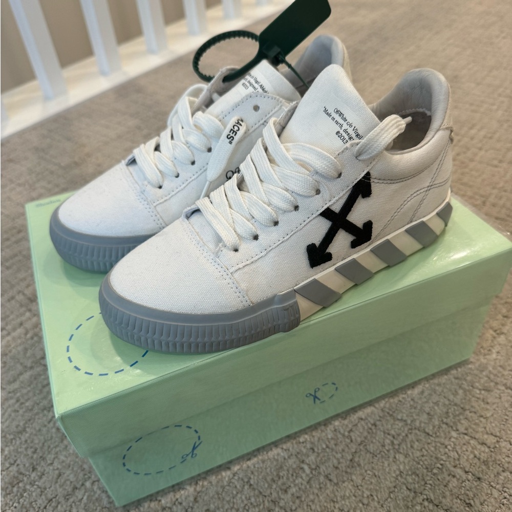 Off white c/o Virgil Abloh sneaker